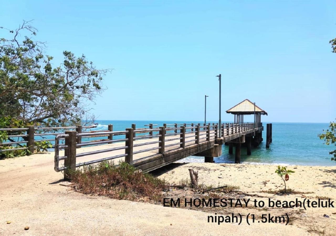 Em Homestay Pekan Pangkor Εξωτερικό φωτογραφία