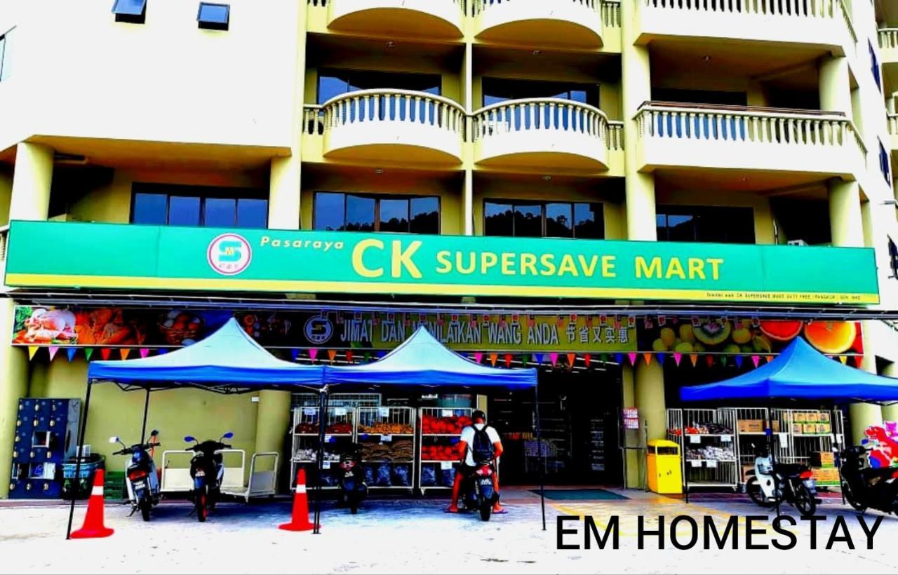 Em Homestay Pekan Pangkor Εξωτερικό φωτογραφία