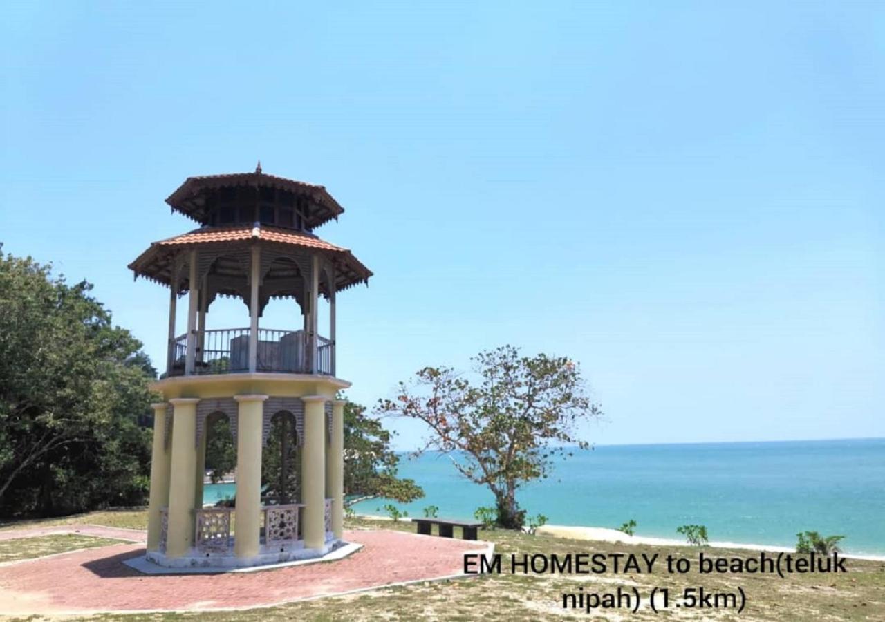 Em Homestay Pekan Pangkor Εξωτερικό φωτογραφία